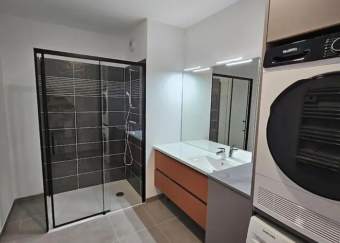 2 Neuf Bord De Apartament