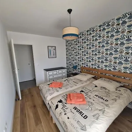 2 Neuf Bord De Apartment *