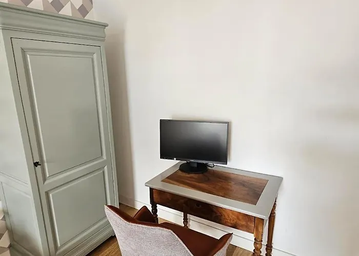 2 Neuf Bord De Apartment *